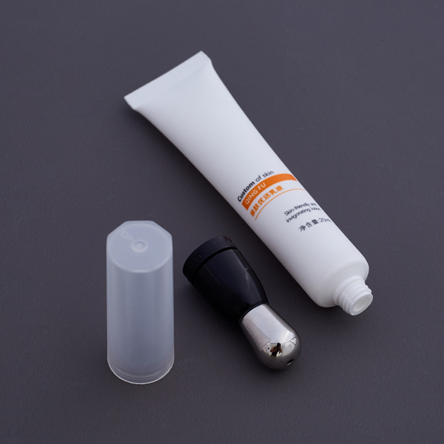 Tubo de embalagem de creme para os olhos vazio superior aplicador de rolo de massagem