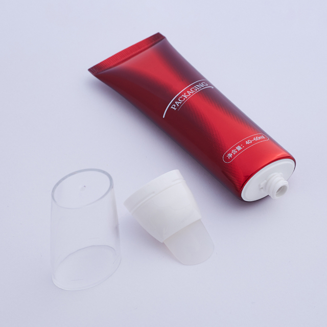 Etapas para personalizar um tubo macio cosm&eacute;tico: 1, finalize sua solicita&ccedil;&atilde;o de tamanho, di&acirc;metro, comprimento, formato de capacidade e camadas;2, confirme a cor do tubo, n&uacute;mero de cor em PANTONE SOLID COATED necess&aacute;rio;3, complete sua arte de design de impress&atilde;o, se poss&iacute;vel; (aponte o n&uacute;mero da cor pantone na arte tamb&eacute;m) 4, tome uma decis&atilde;o sobre qual tipo de tampa voc&ecirc; vai usar em seu tubo;5, escolha o tipo de impress&atilde;o de sua prefer&ecirc;ncia, podemos oferecer uma sugest&atilde;o nesta etapa;6, entrega de superf&iacute;cie, podemos fornecer tubos foscos brilhantes, foscos e macios;7, estilo de cauda, ​​aberto ou selado dependem do seu m&eacute;todo de enchimento;8,Isso &eacute; necess&aacute;rio para produzir amostras para teste antes da produ&ccedil;&atilde;o em massa.